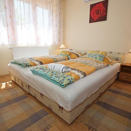 Zoli Apartmanok-Brody 51-53 Hajdúszoboszló Buitenkant foto