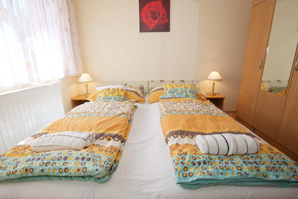 Zoli Apartmanok-Brody 51-53 Hajdúszoboszló Buitenkant foto