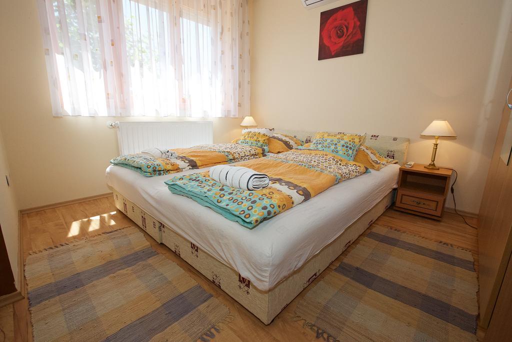 Zoli Apartmanok-Brody 51-53 Hajdúszoboszló Buitenkant foto