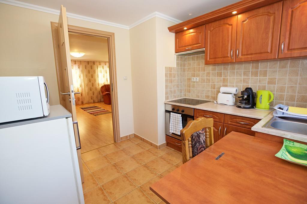 Zoli Apartmanok-Brody 51-53 Hajdúszoboszló Buitenkant foto