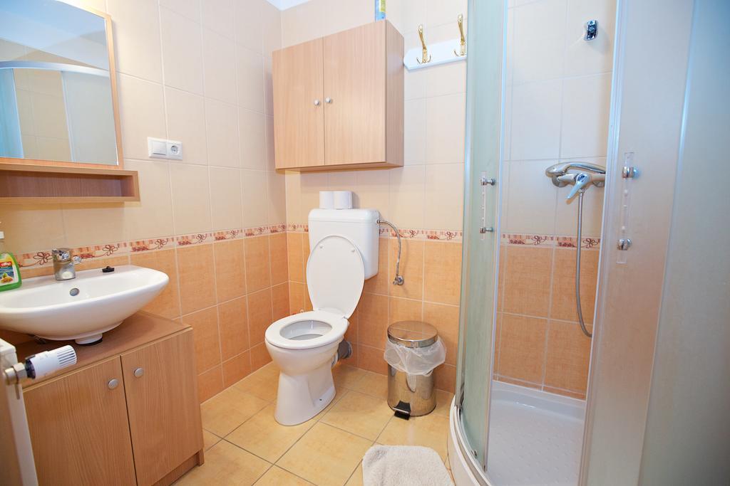 Zoli Apartmanok-Brody 51-53 Hajdúszoboszló Buitenkant foto