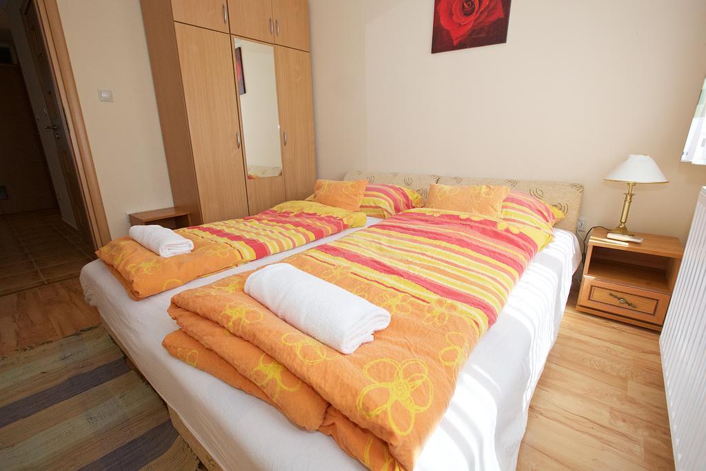 Zoli Apartmanok-Brody 51-53 Hajdúszoboszló Buitenkant foto