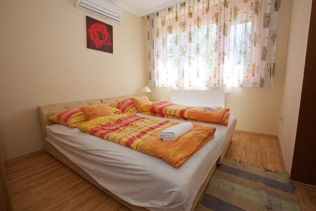 Zoli Apartmanok-Brody 51-53 Hajdúszoboszló Buitenkant foto