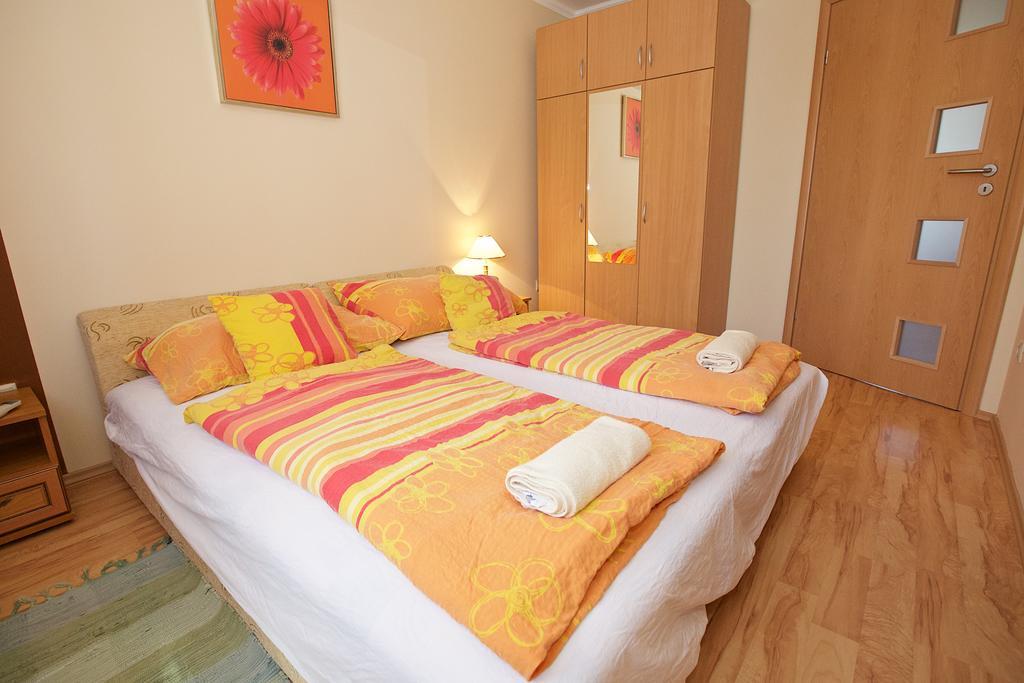Zoli Apartmanok-Brody 51-53 Hajdúszoboszló Buitenkant foto