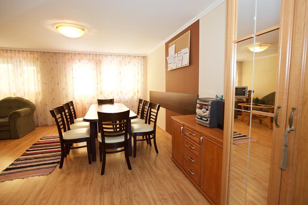 Zoli Apartmanok-Brody 51-53 Hajdúszoboszló Buitenkant foto