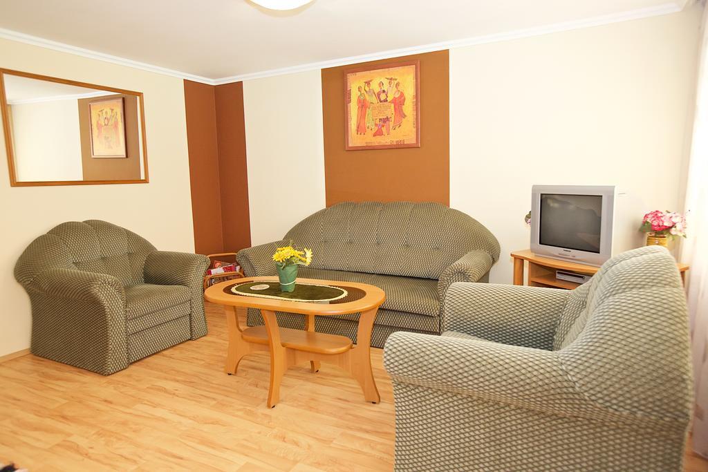 Zoli Apartmanok-Brody 51-53 Hajdúszoboszló Buitenkant foto
