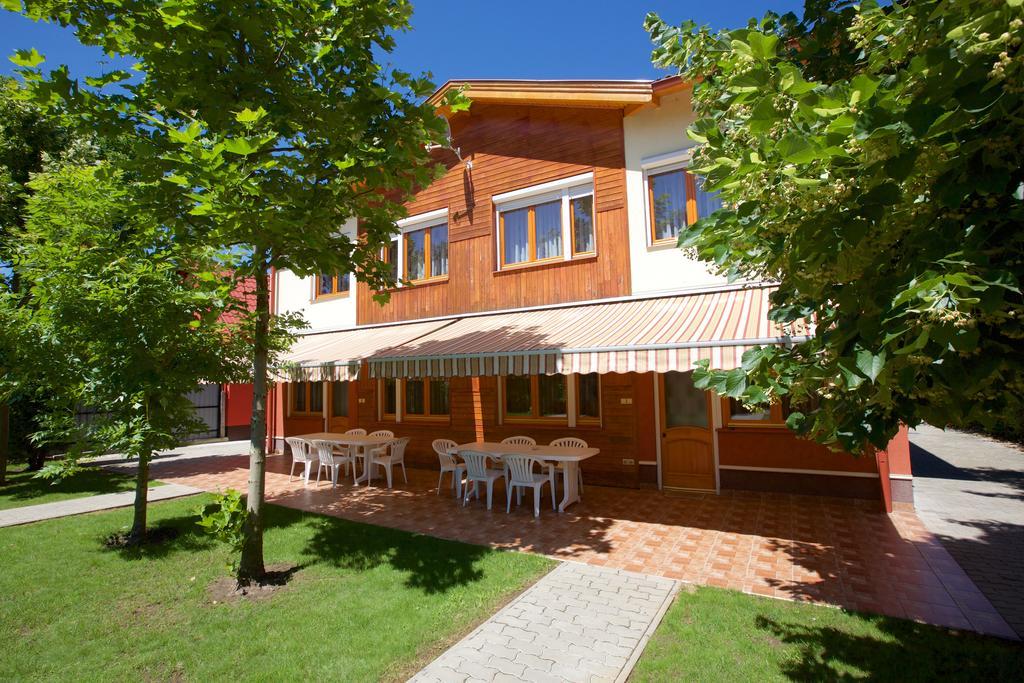Zoli Apartmanok-Brody 51-53 Hajdúszoboszló Buitenkant foto