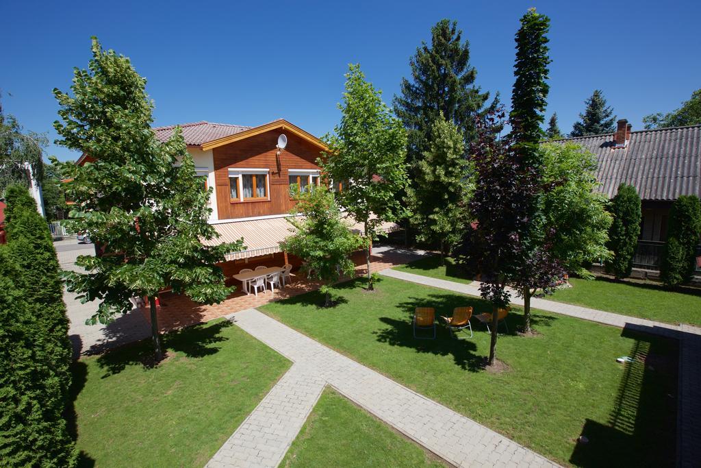 Zoli Apartmanok-Brody 51-53 Hajdúszoboszló Buitenkant foto