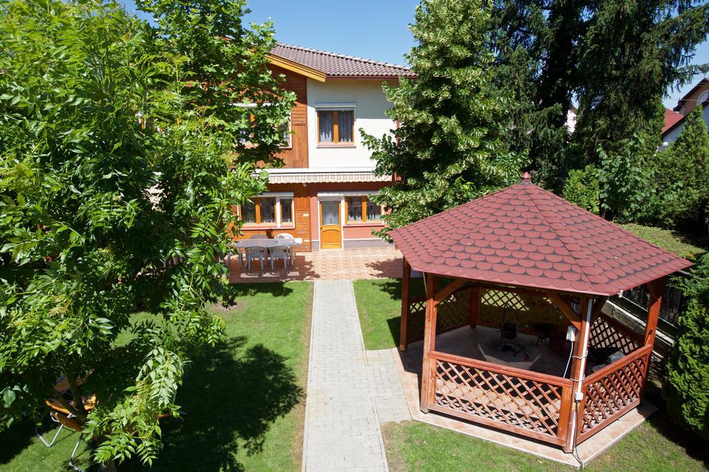Zoli Apartmanok-Brody 51-53 Hajdúszoboszló Buitenkant foto